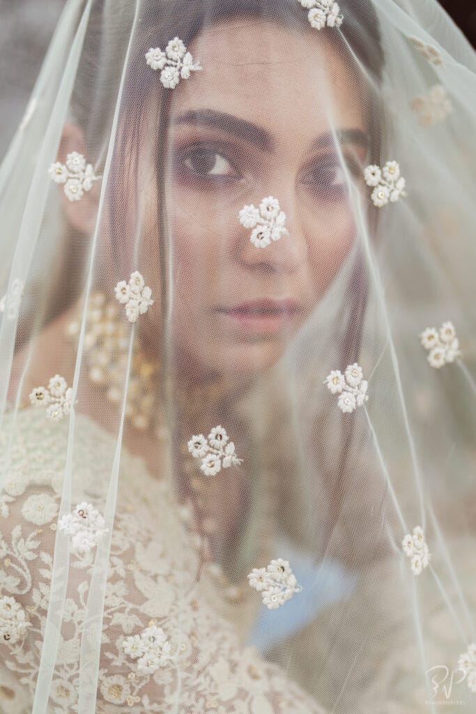 f conceptuals feels of bridal look